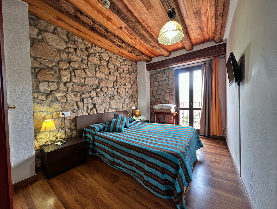 Habitación Habitación doble con cama matrimonial del Hotel Restaurant La Garbinada - Vista 1